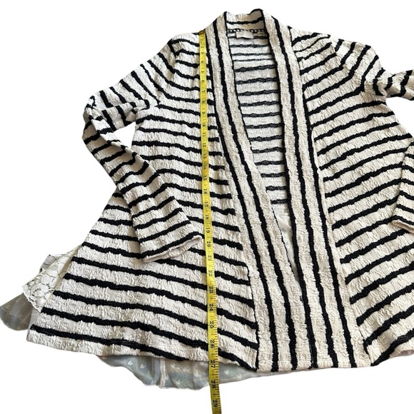 Anthropologie Postmark Bkack and White Striped w/ Lace Cardigan Size Medium - Picture 5 of 9